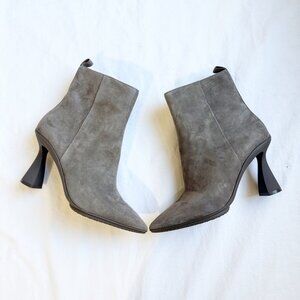 Cole Haan Grand Ambition York Bootie Gray Suede Ankle Boots Side Zipper size 9